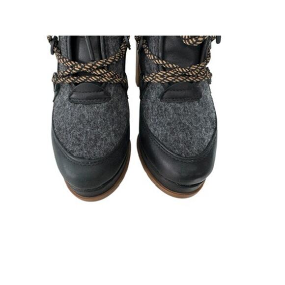 "SOREL" Blake Lace Up Blk Bootie SZ 8 Chunky Heel Quiet Luxury Old Money Goth - Picture 3 of 10